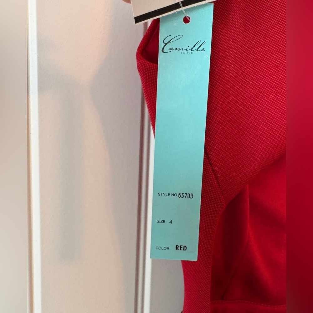 Camille La Vie Red Gown with Silver Rhinestone Belt NWT size 4 - Picture 6 of 6